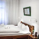 Absolut Guest house