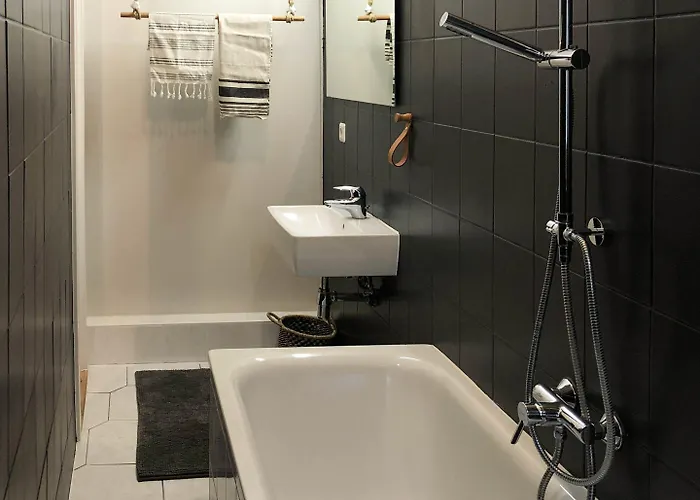 Absolut Πανσιόν 2*