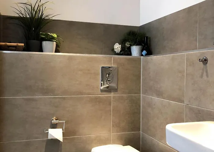 Absolut Πανσιόν 2*