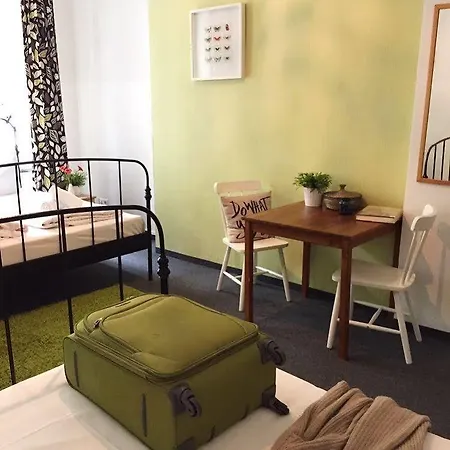 招待所 Absolut 2*